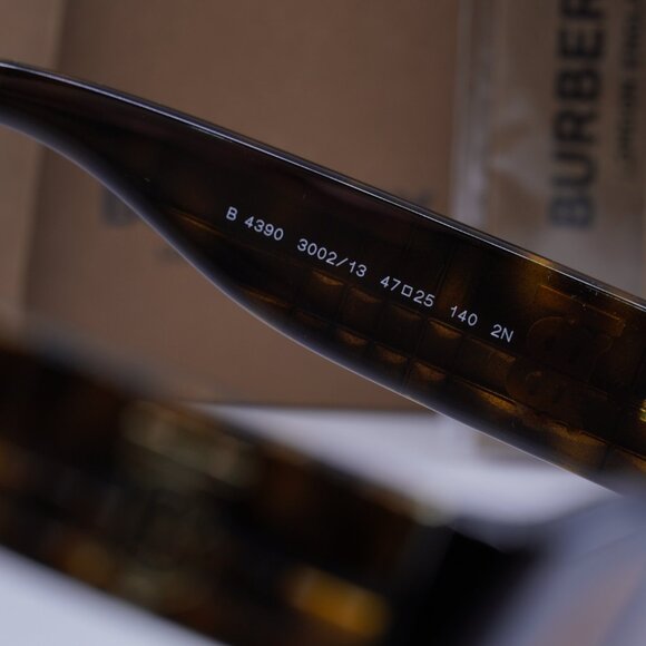 Final Price! Burberry Meadow BE4390 300213 Sunglasses - Picture 6 of 8